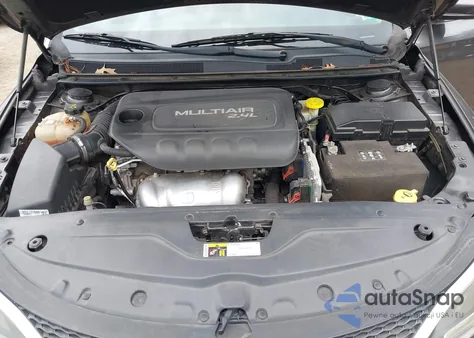 2015 Chrysler 200 Limited z USA, uszkodzony, nr VIN 1C3CCCAB1FN746947